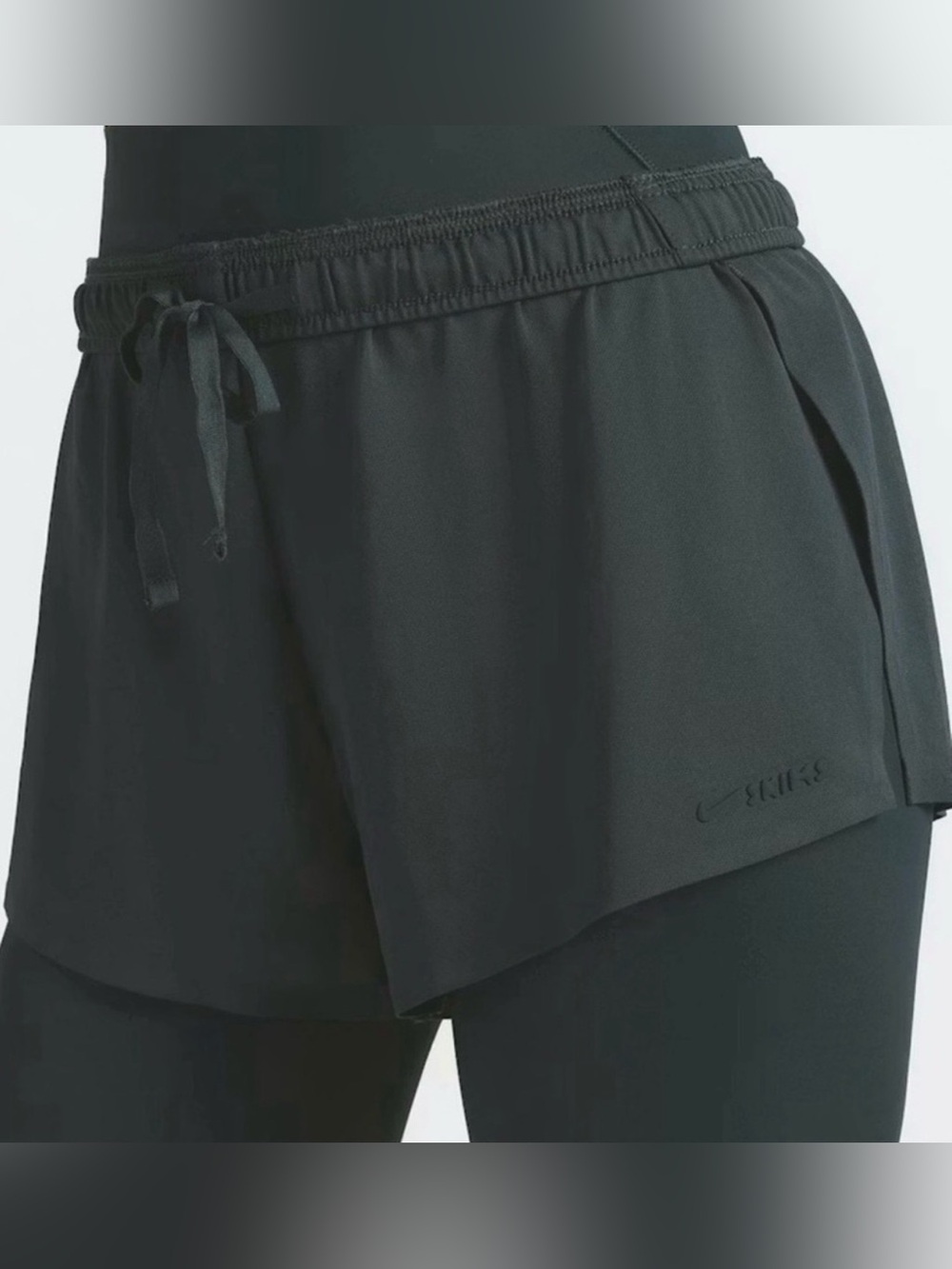 SKIMS Airy Mini Shorts Obsidian Black
Lightweight New With Tags